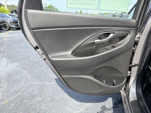 Used 2020 Hyundai Elantra GT w/ Style Package 02 FWD image 18