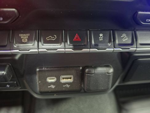 Used 2022 Chevrolet Silverado 2500 LT w/ Convenience Package AWD/4WD image 35