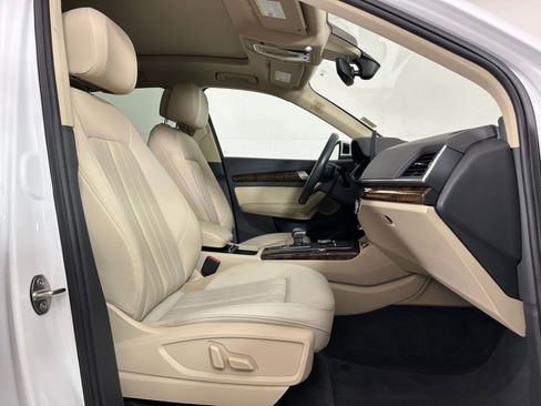 Used 2018 Audi Q5 2.0T Premium Plus w/ Premium Plus Package image 28