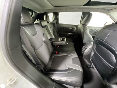 Used 2022 Jeep Cherokee Latitude Lux w/ Sun & Sound Group image 26