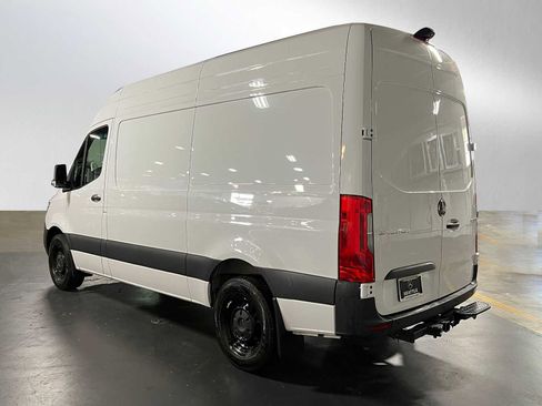 Used 2025 Mercedes-Benz Sprinter 2500 image 5