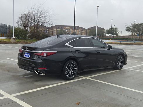 Used 2024 Lexus ES 350 w/ Premium Package image 3