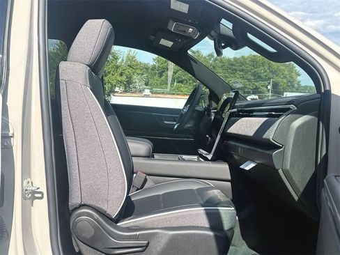 New 2026 GMC Sierra EV Elevation image 26