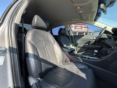 Used 2018 Kia Optima EX image 19