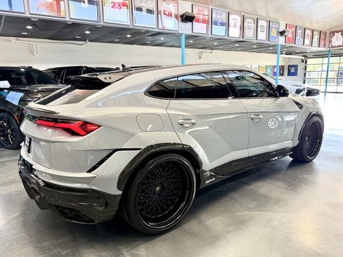 Used 2024 Lamborghini Urus Performante image 8