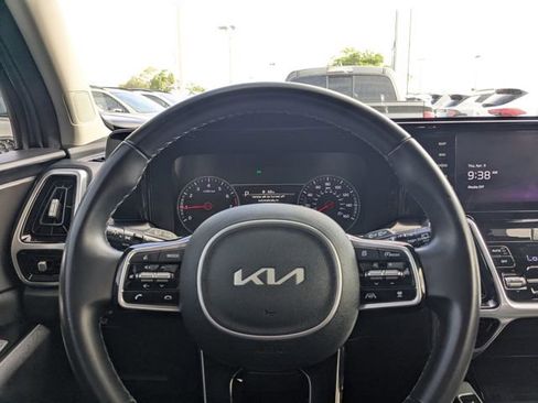 Used 2022 Kia Sorento SX image 23
