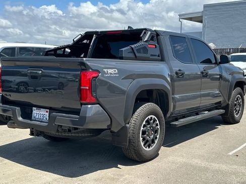 Used 2025 Toyota Tacoma TRD Off-Road AWD/4WD image 5