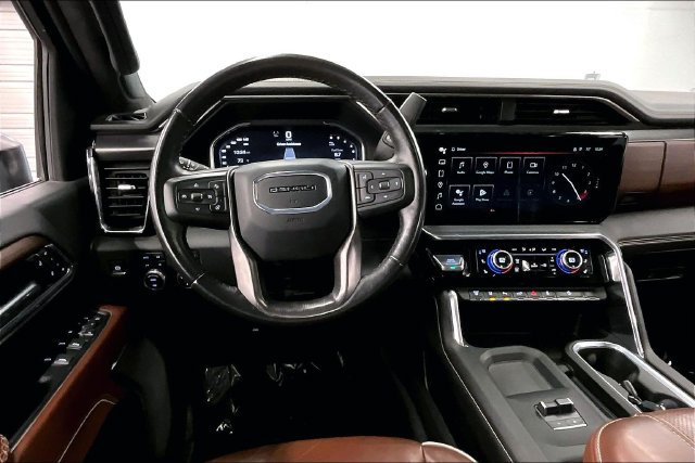 Used 2024 GMC Sierra 2500 Denali Ultimate AWD/4WD image 6