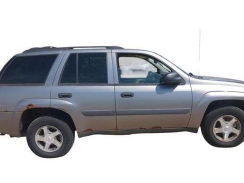 Used 2005 Chevrolet TrailBlazer LS w/ LS Preferred Equipment Group AWD/4WD image 7