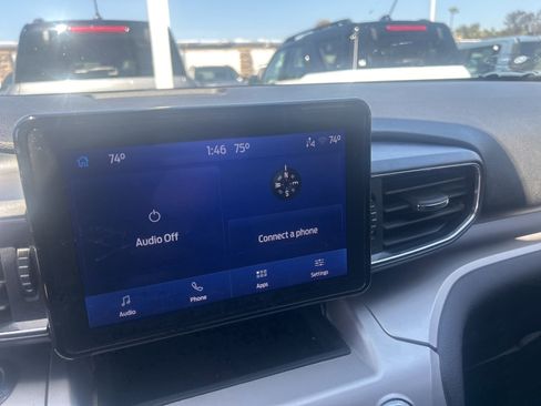 Used 2022 Ford Explorer XLT w/ Equipment Group 202A image 14