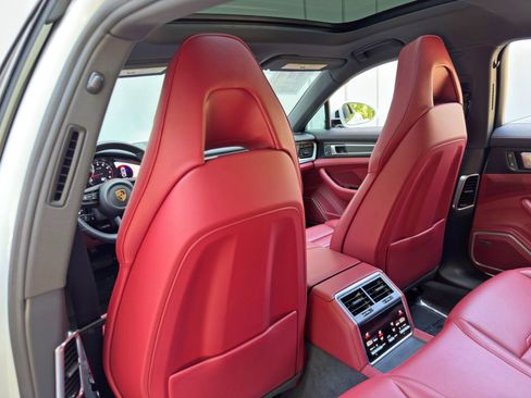Used 2023 Porsche Panamera Platinum Edition RWD image 37