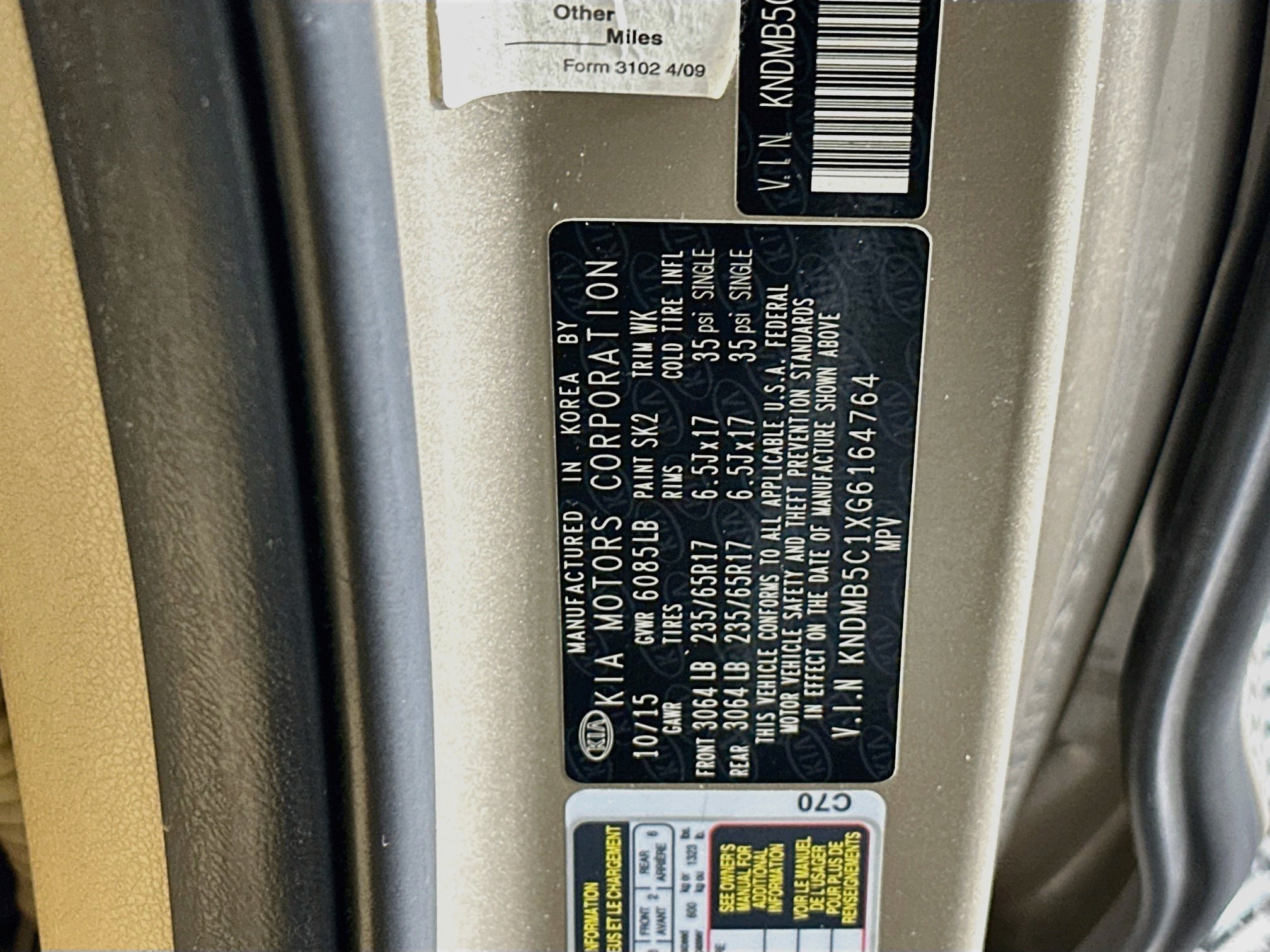 Used 2016 Kia Sedona LX w/ Option Group 020 FWD image 12