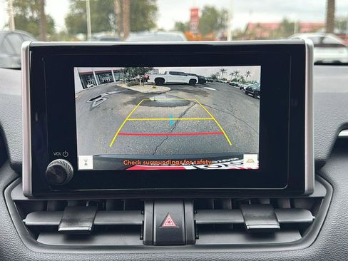 Used 2025 Toyota RAV4 XLE image 20