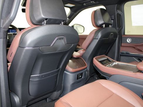 New 2026 Lincoln Navigator L Reserve image 29