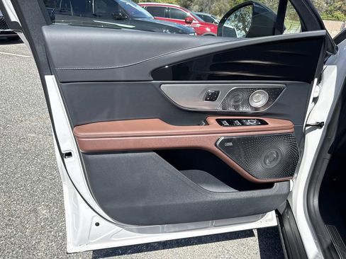 New 2026 Lincoln Nautilus Reserve image 18