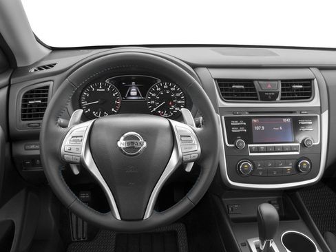 Used 2016 Nissan Altima 2.5 SR FWD image 9