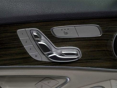 Used 2018 Mercedes-Benz C 300 Sedan image 22