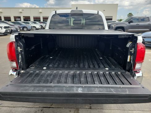 Used 2020 Toyota Tacoma SR5 RWD image 9