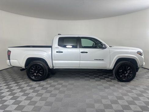Used 2023 Toyota Tacoma Limited image 2