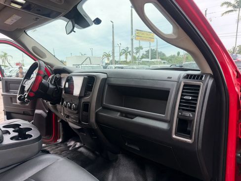 Used 2018 RAM 5500 Tradesman w/ Chrome Appearance Group RWD image 18