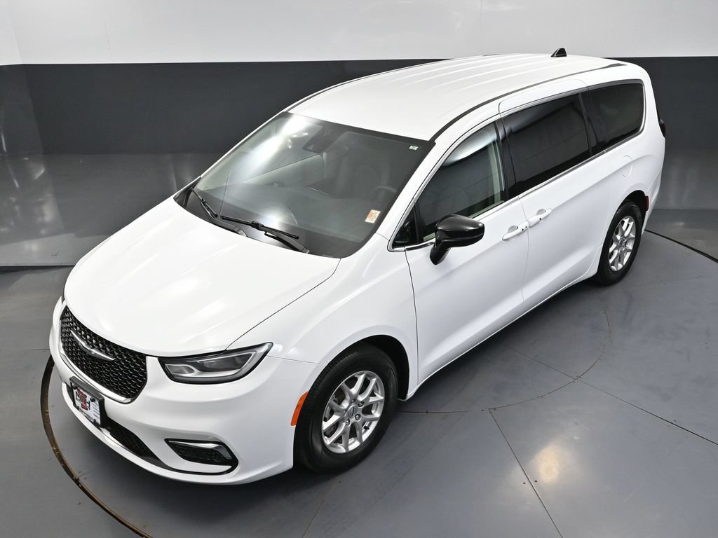 Used 2024 Chrysler Pacifica Touring-L FWD image 49