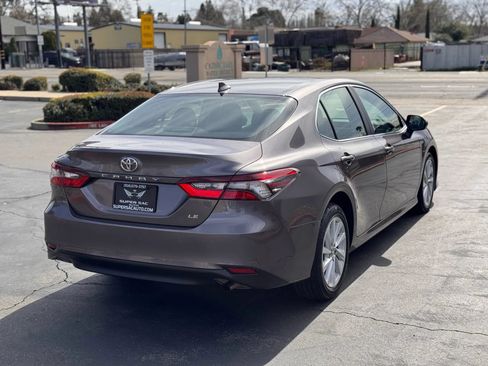 Used 2022 Toyota Camry LE FWD image 6