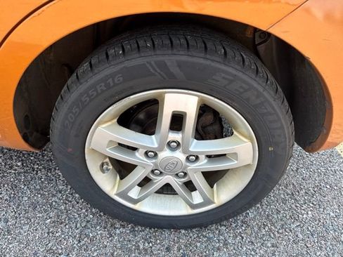 Used 2011 Kia Soul + FWD image 6
