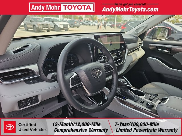 Certified 2026 Toyota Highlander Platinum AWD/4WD image 9