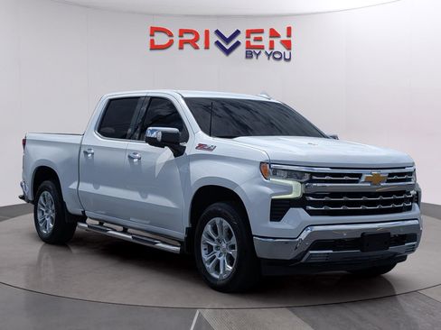 Used 2024 Chevrolet Silverado 1500 LTZ w/ Z71 Off-Road Package AWD/4WD image 7