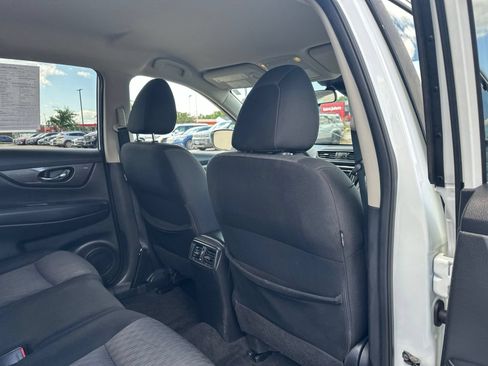 Used 2019 Nissan Rogue SV AWD/4WD image 32