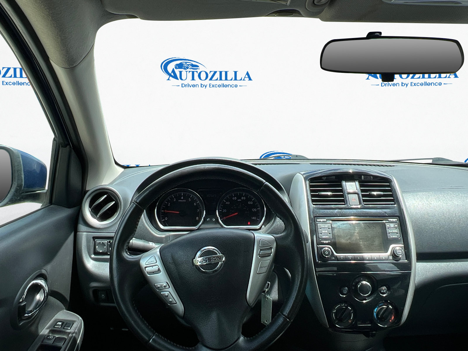 Used 2018 Nissan Versa SV w/ SV Special Edition Package FWD image 9