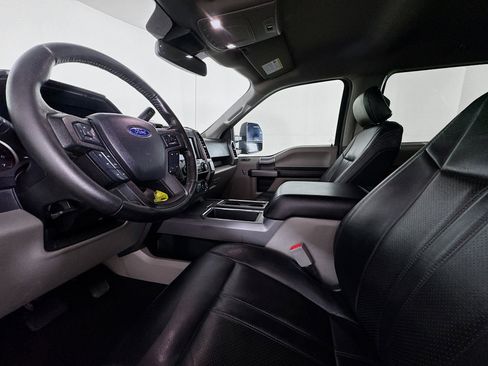 Used 2019 Ford F150 XLT w/ Equipment Group 302A Luxury image 19