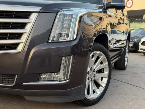 Used 2015 Cadillac Escalade Premium image 17