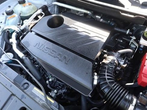 Certified 2025 Nissan Rogue SV FWD image 25