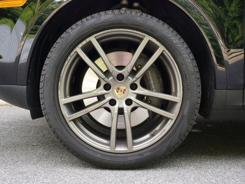 Used 2022 Porsche Cayenne Platinum Edition AWD/4WD image 11