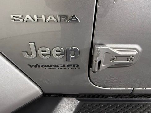 Used 2019 Jeep Wrangler Unlimited Sahara image 24