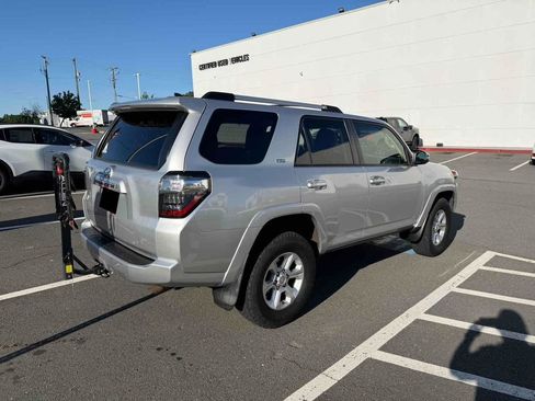 Used 2020 Toyota 4Runner SR5 Premium w/ Moonroof Package AWD/4WD image 6
