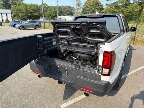Certified 2025 Honda Ridgeline Sport image 21