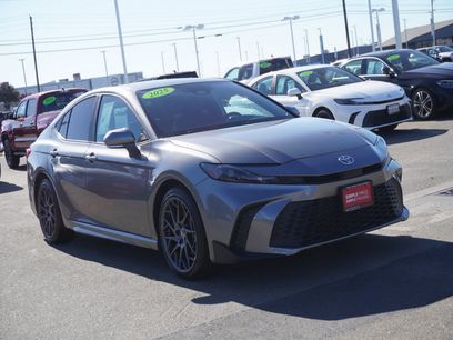 Used 2025 Toyota Camry SE w/ Convenience Package