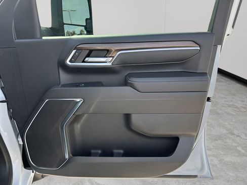 Used 2024 Chevrolet Silverado 3500 LT w/ Convenience Package image 13