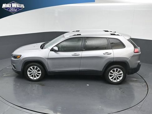 Used 2020 Jeep Cherokee Latitude FWD image 12