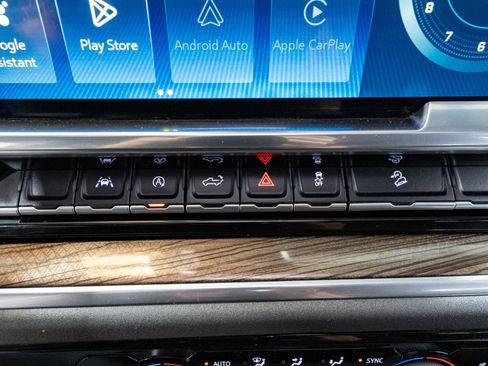 Used 2022 Chevrolet Silverado 1500 LT w/ Z71 Off-Road Package image 20