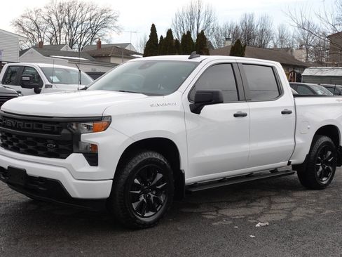 Used 2023 Chevrolet Silverado 1500 Custom image 1