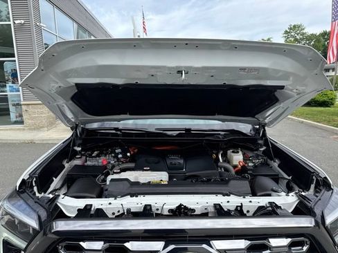 Used 2024 Toyota Tundra Platinum AWD/4WD image 17