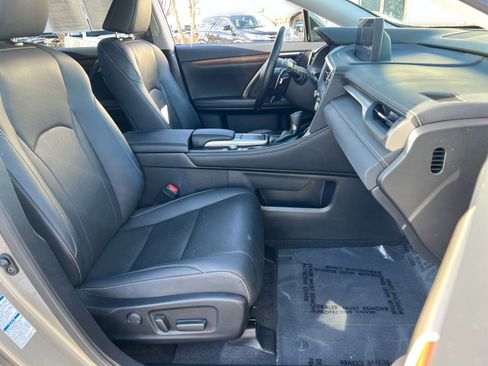 Used 2020 Lexus RX 350L Premium w/ Premium Package image 25