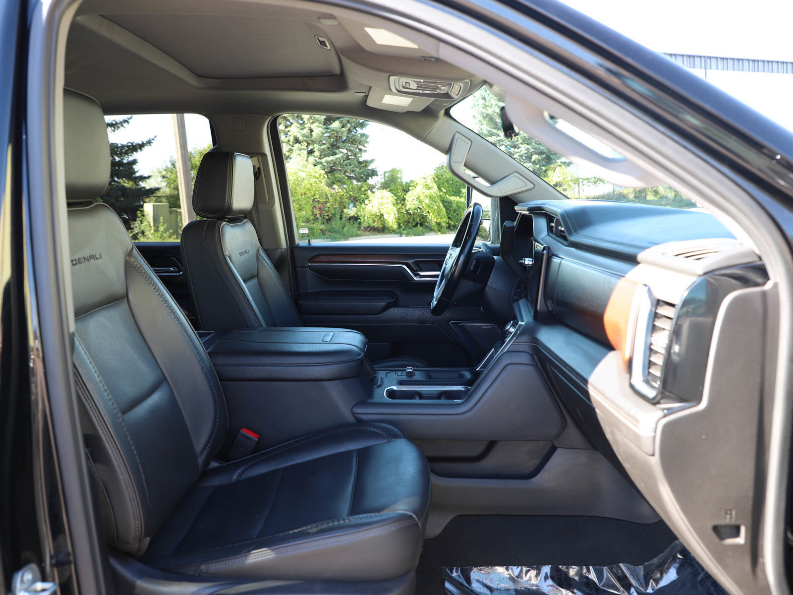 Used 2024 GMC Sierra 3500 Denali w/ Denali Reserve Package AWD/4WD image 10
