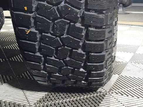 Used 2024 GMC Yukon SLT image 37