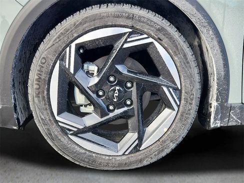 Used 2025 Kia K4 EX image 11