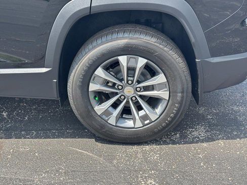 New 2026 Chevrolet Equinox LT w/ Convenience Package II FWD image 4