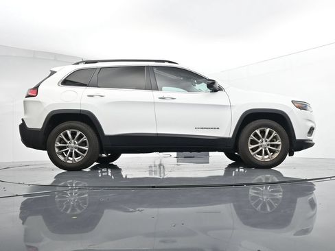 Used 2022 Jeep Cherokee Latitude Lux w/ Sun & Sound Group AWD/4WD image 24